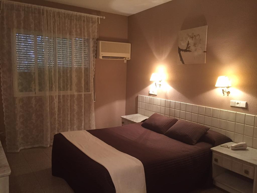 El Pilar Hotel La Carlota Phòng bức ảnh