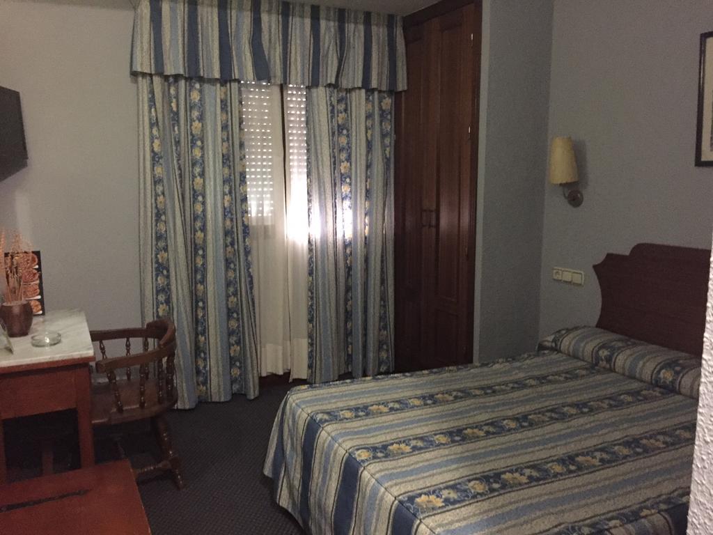 El Pilar Hotel La Carlota Phòng bức ảnh
